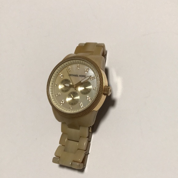 Michael Kors Watch - Nice worn few times, needs battery. - Picture 2 of 8